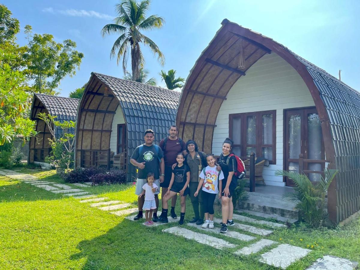Gino'S Place - Guest House & Jungle Trekking Bukit Lawang Exterior photo