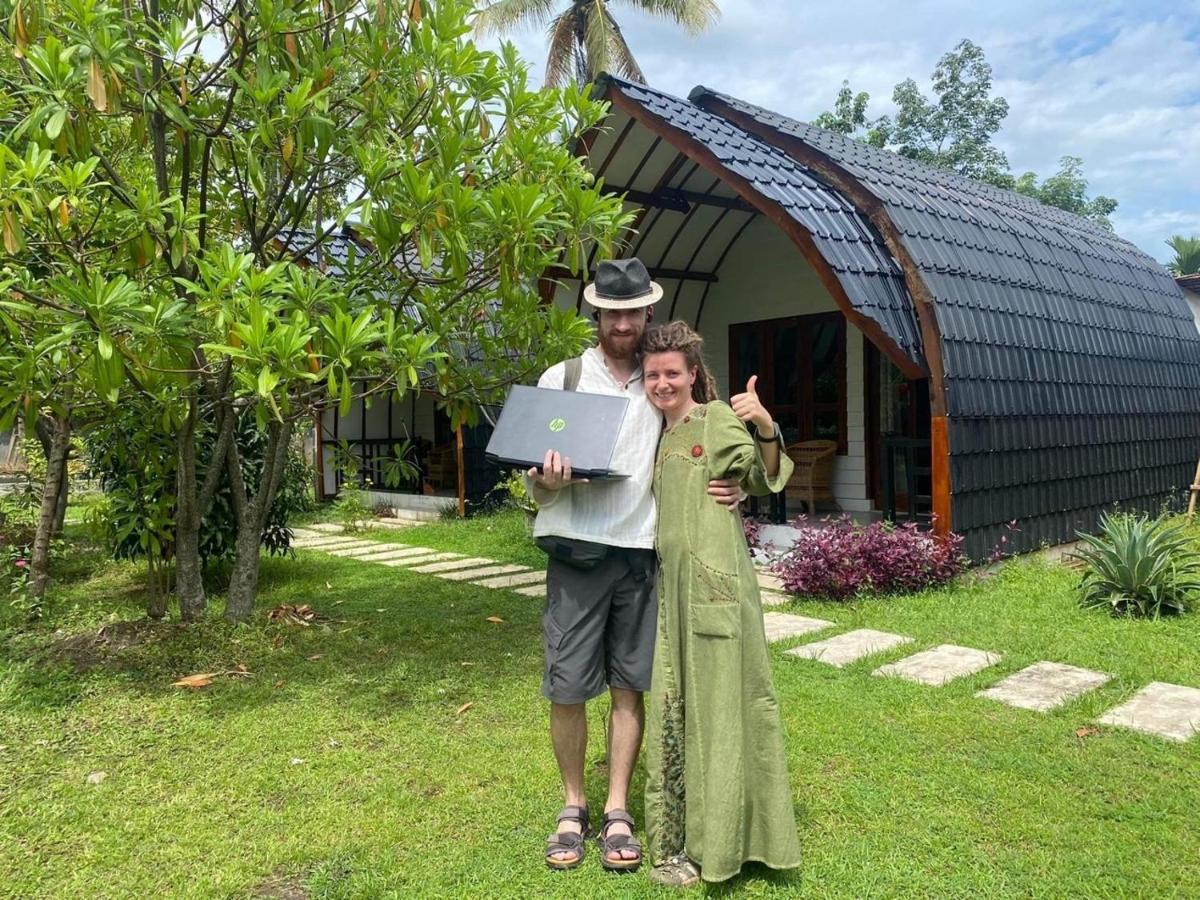Gino'S Place - Guest House & Jungle Trekking Bukit Lawang Exterior photo
