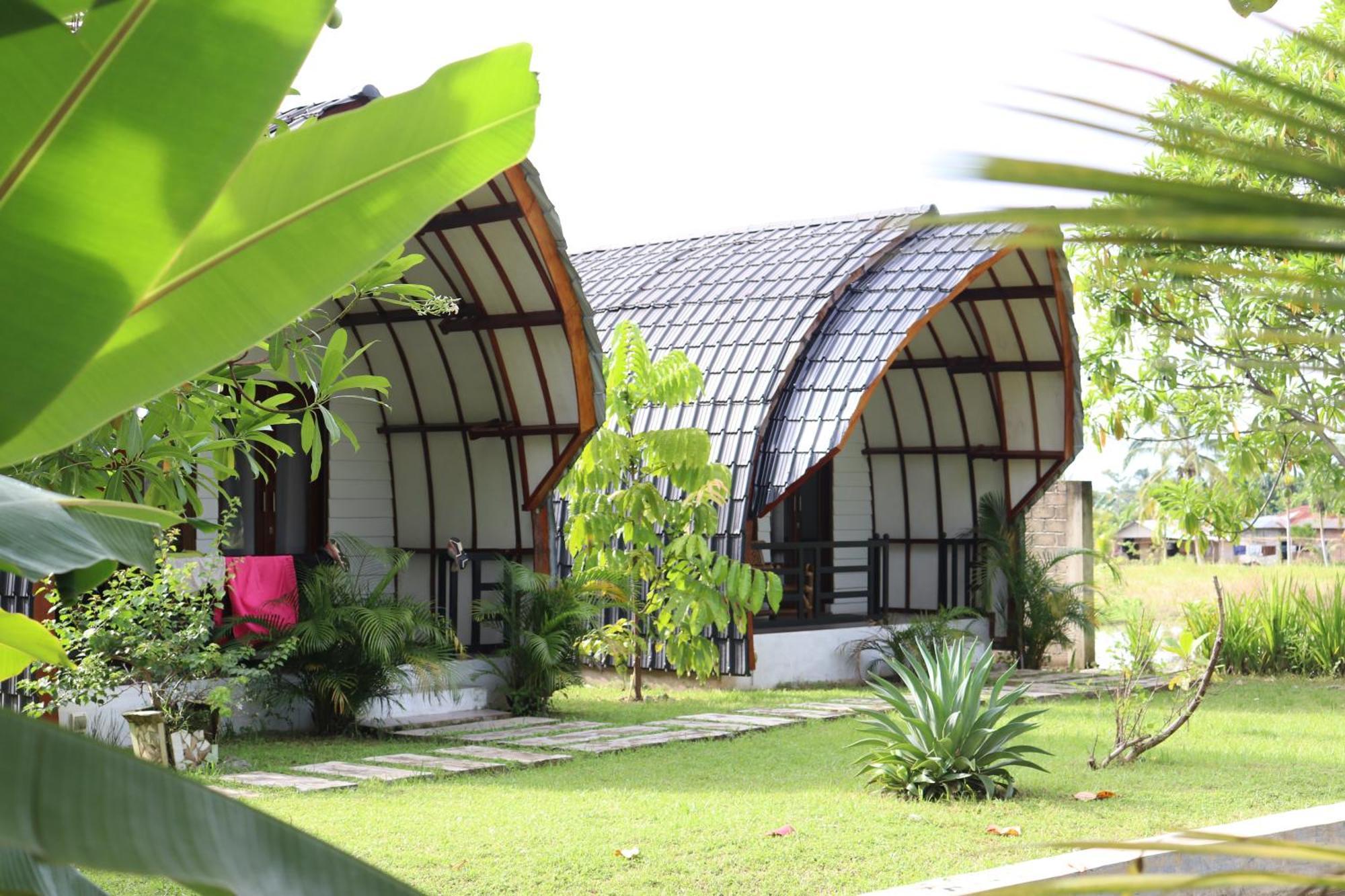 Gino'S Place - Guest House & Jungle Trekking Bukit Lawang Exterior photo