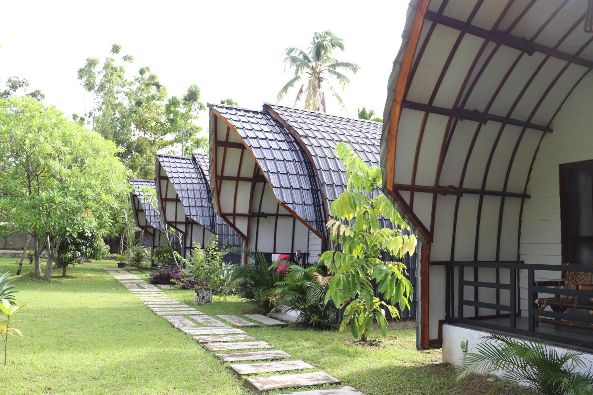 Gino'S Place - Guest House & Jungle Trekking Bukit Lawang Exterior photo