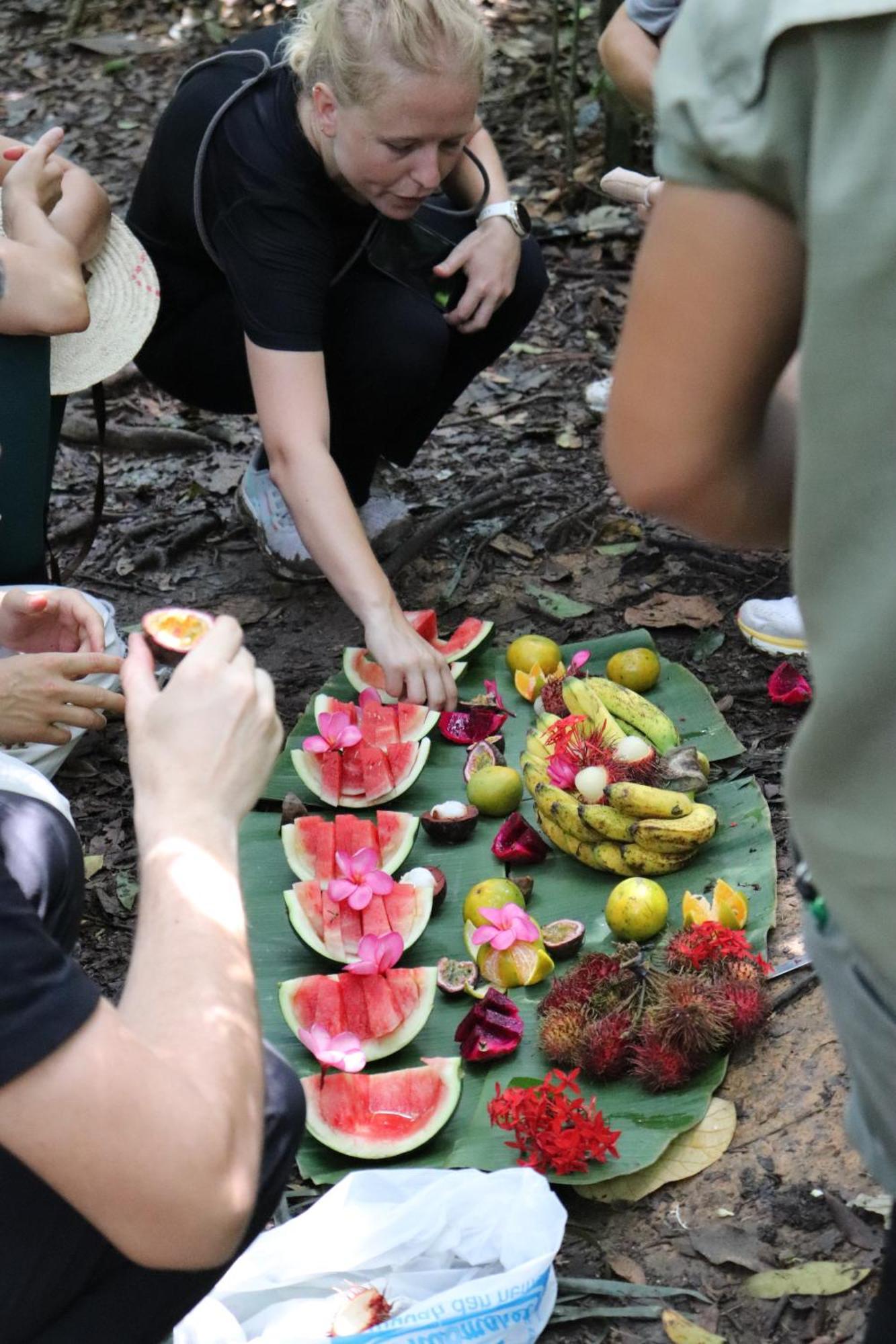 Gino'S Place - Guest House & Jungle Trekking Bukit Lawang Exterior photo