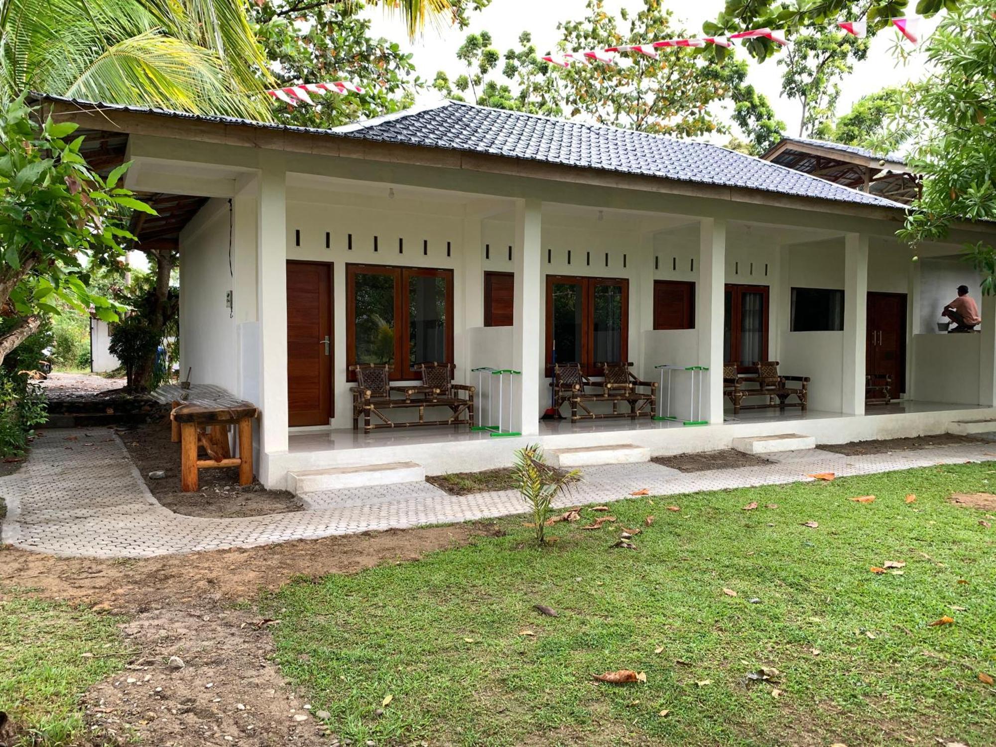 Gino'S Place - Guest House & Jungle Trekking Bukit Lawang Exterior photo